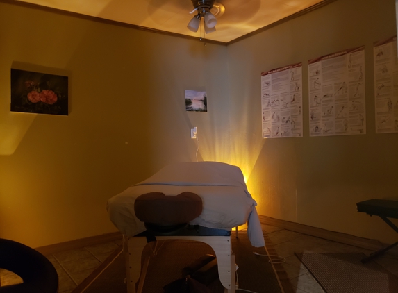 Russellville Massage Clinic - Russellville, AR. Massage Room