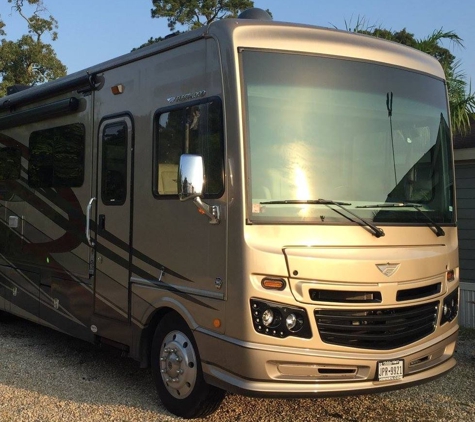 Sun Cruisin' RV Rentals - Houston, TX