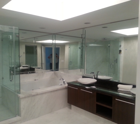 K & R Glass & Mirror Inc