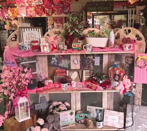 Country Color Floral & Gifts - Francesville, IN