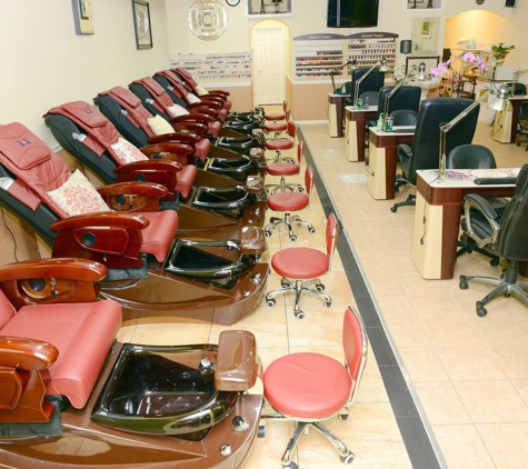 Salon De Nails - Richmond, TX. New renovation