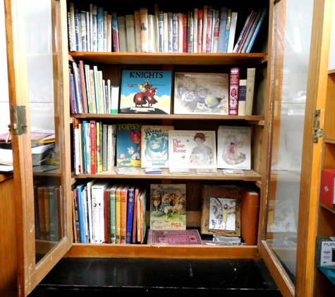 Adelaide Booksellers - Clarence Gardens, SA
