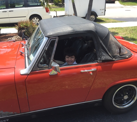 Vincent's Carburetor, Inc. - Miami, FL. 1977 MG Midget