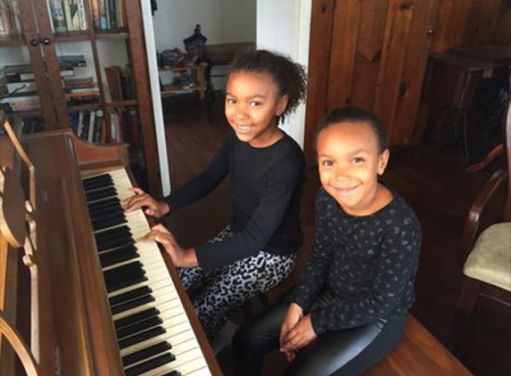 Piano Lessons With Valery Goldes - Los Angeles, CA