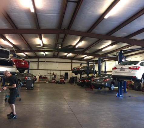 IDA Service & Transport - Hoschton, GA. Our service manager inspecting a car