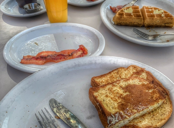 Egg Harbor Cafe - Arlington Heights, IL