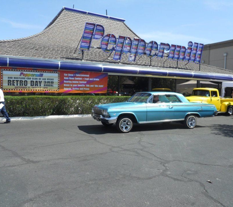 Peppermill's Fireside Lounge - Las Vegas, NV