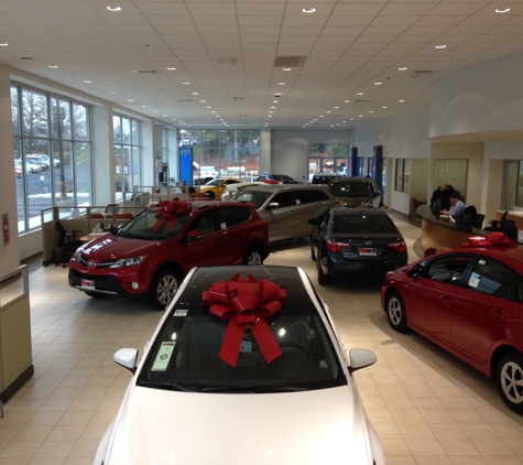 DCH Freehold Toyota - Freehold, NJ