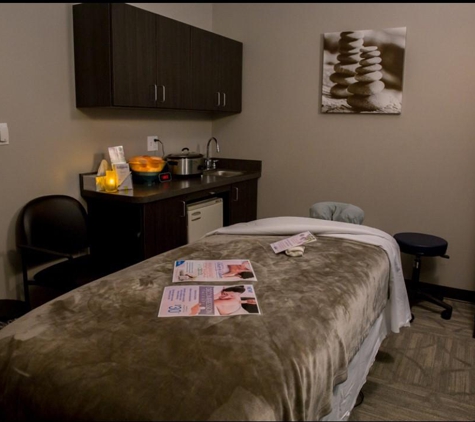 Hand and Stone Massage and Facial Spa - South Elgin, IL