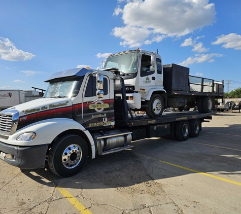 Pro-Tow Wrecker Service - Roanoke, TX