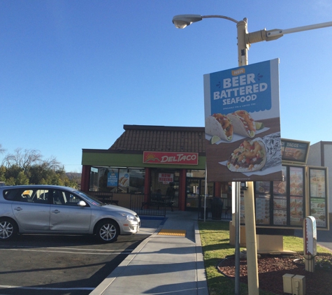 Del Taco - Reseda, CA