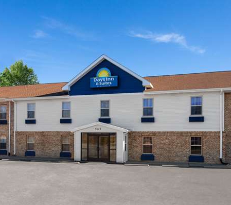 Days Inn & Suites by Wyndham Sellersburg - Sellersburg, IN