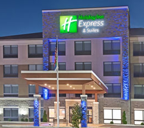 Holiday Inn Express & Suites Uniontown - Uniontown, PA