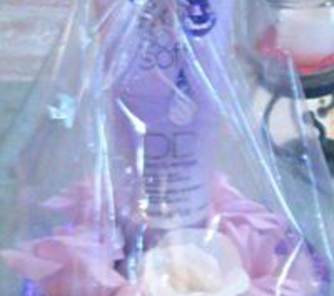 Avon Saleswoman - Waco, TX. A cute gift basket!