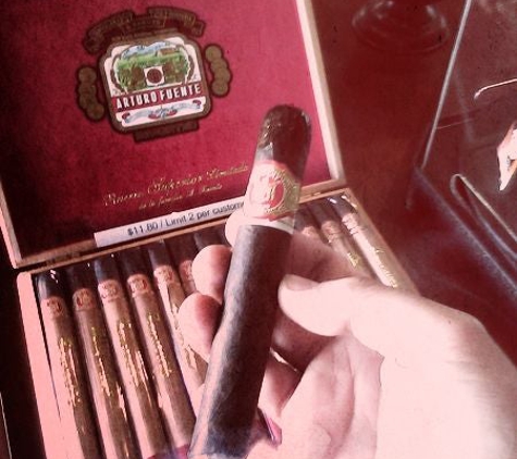 Churchills Fine Cigars - Tempe, AZ