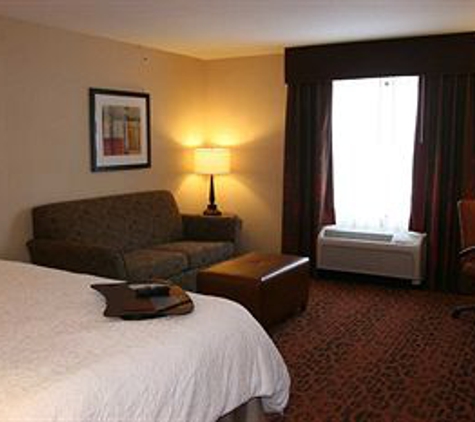 Hampton Inn & Suites Peru - Peru, IL