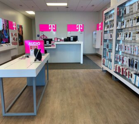 T-Mobile - Delano, CA