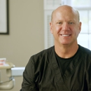 Lee, Dwight B, DDS - Dentists