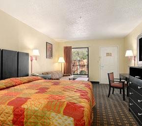 Super 8 by Wyndham Decatur/Lithonia/Atl Area - Decatur, GA