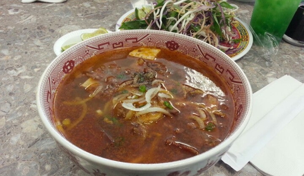 Duc Chuong Bun Bo Hue Midnite - Houston, TX