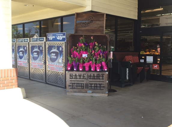 Save Mart Supermarkets - Clovis, CA