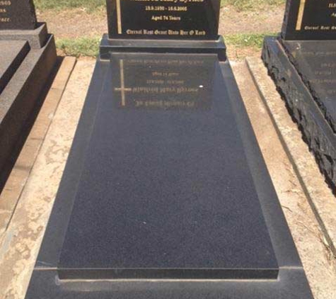 Lincoln Grove Monuments & Memorials - West Tamworth, NSW