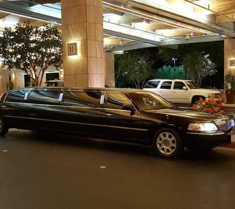 LincolnLux Limousine - Phoenix, AZ