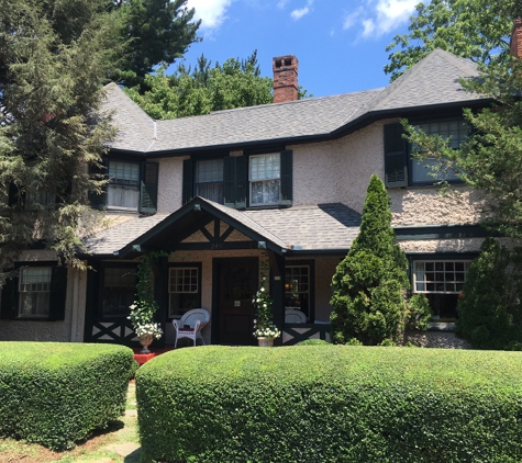 Pinecrest Bed & Breakfast - Asheville, NC