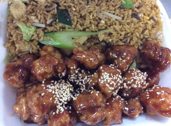 888 Chinese Restaurant - Orlando, FL. The sesame chicken combo platter