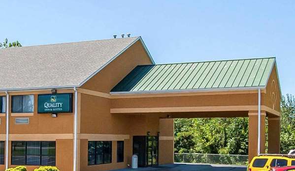 Quality Inn & Suites - Centerville, TN