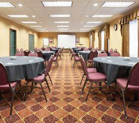 Country Inns & Suites - Northwood, IA