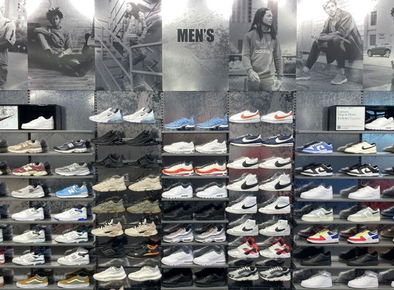 Hibbett Sports - Visalia, CA