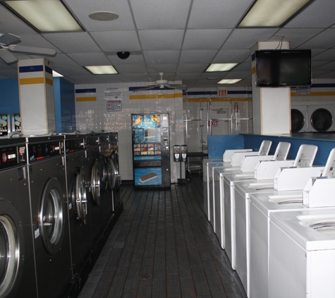 Cyclone Coin Laundry - Miami, FL