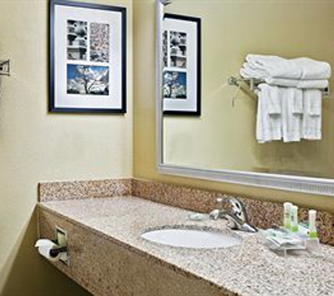 Country Inns & Suites - Moline, IL