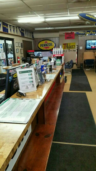 Tilden Car Care - Fort Worth, TX. Front counter roomy and clean