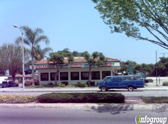 Primo Burgers Number 5 - Lynwood, CA