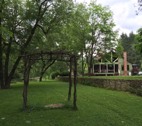 Knapp's Creek Trout Lodge - Marlinton, WV