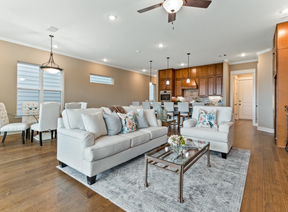 FlyGirl Home Staging & Redesign - Montgomery, TX