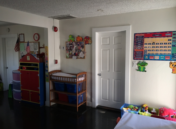 Artziniega Family Daycare - Glendale, CA