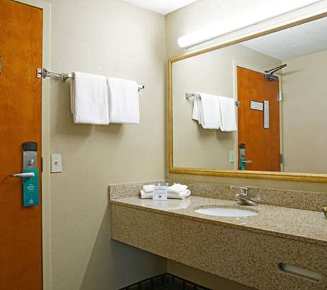 Quality Inn - Raynham, MA