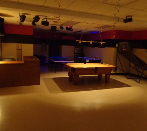 Studio 8 Club & Cue - Dracut, MA