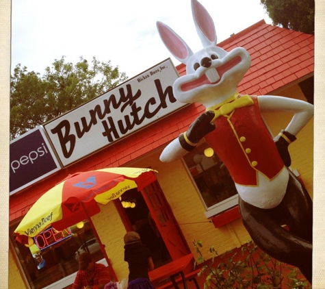 Bunny Hutch Restaurant - Lincolnwood, IL