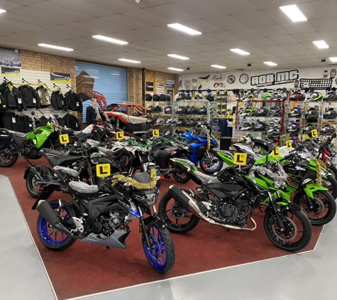 Robertsons Motorcycles & Machinery - Dubbo, NSW