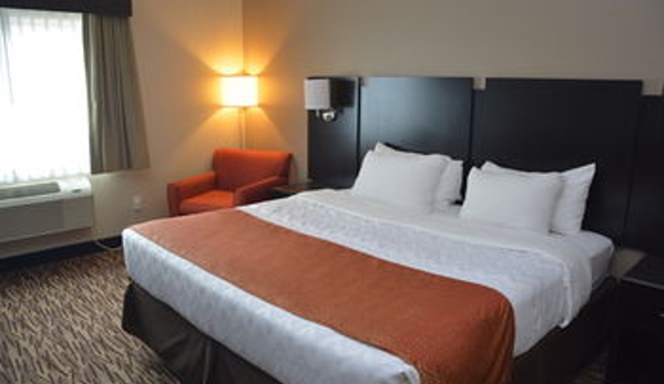 Roosevelt Inn & Suites - Watford City, ND