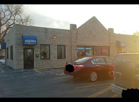 Mariscos La Laguna - Joliet, IL