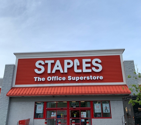 Staples - Chicago, IL