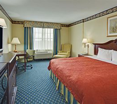 Country Inns & Suites - Tampa, FL