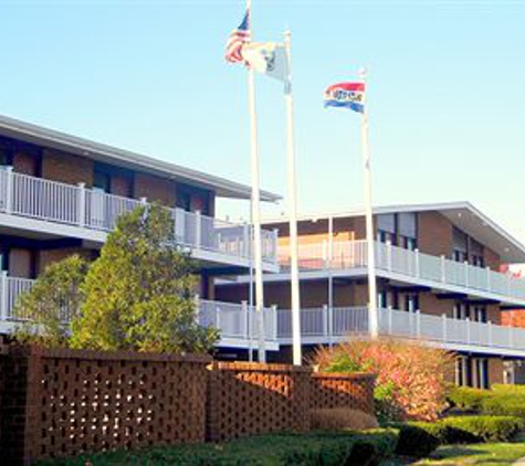 Bradford Inn & Suites - Plymouth, MA