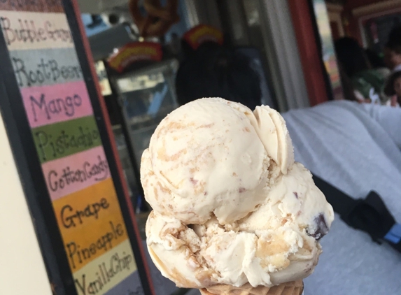 Port Jefferson Ice Cream Cafe - Port Jefferson, NY