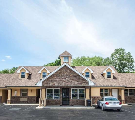 Econo Lodge - Newton, NJ